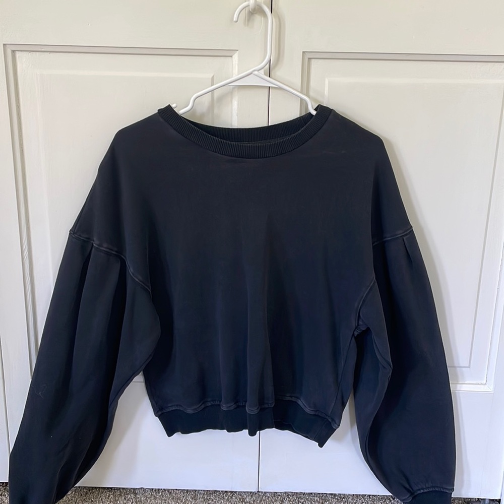 Black Pleated Sleeve Crop Sweatshirt